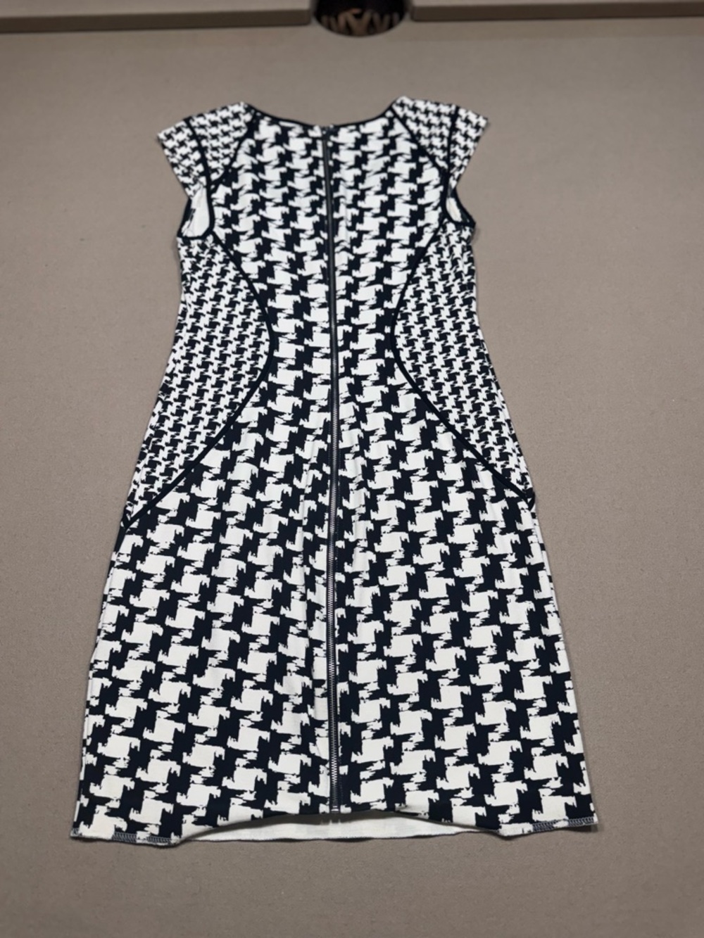 Express Black and White Houndstooth Bodycon Dress - Picture 2 of 6